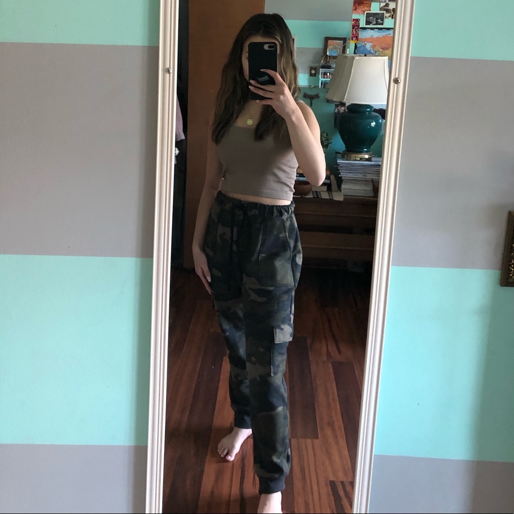 Victoria’s Secret Pink High Waisted Cargo Joggers